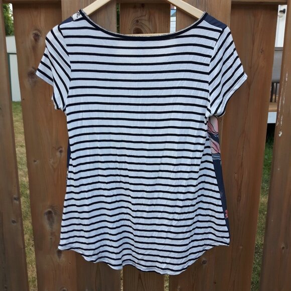 FLORAL EDISTA Women's Short Sleeve Top Size Small Two Tone Top Black and White - Picture 4 of 4